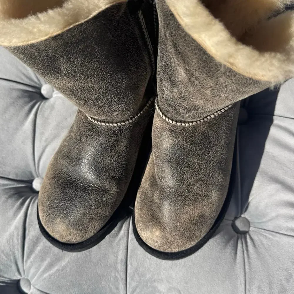 Vintage brown and black ugg boots